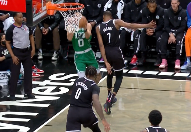 塔图姆全面表现绿军鏖战加时憾负篮网  塔图姆全面表现绿军鏖战加时憾负篮网